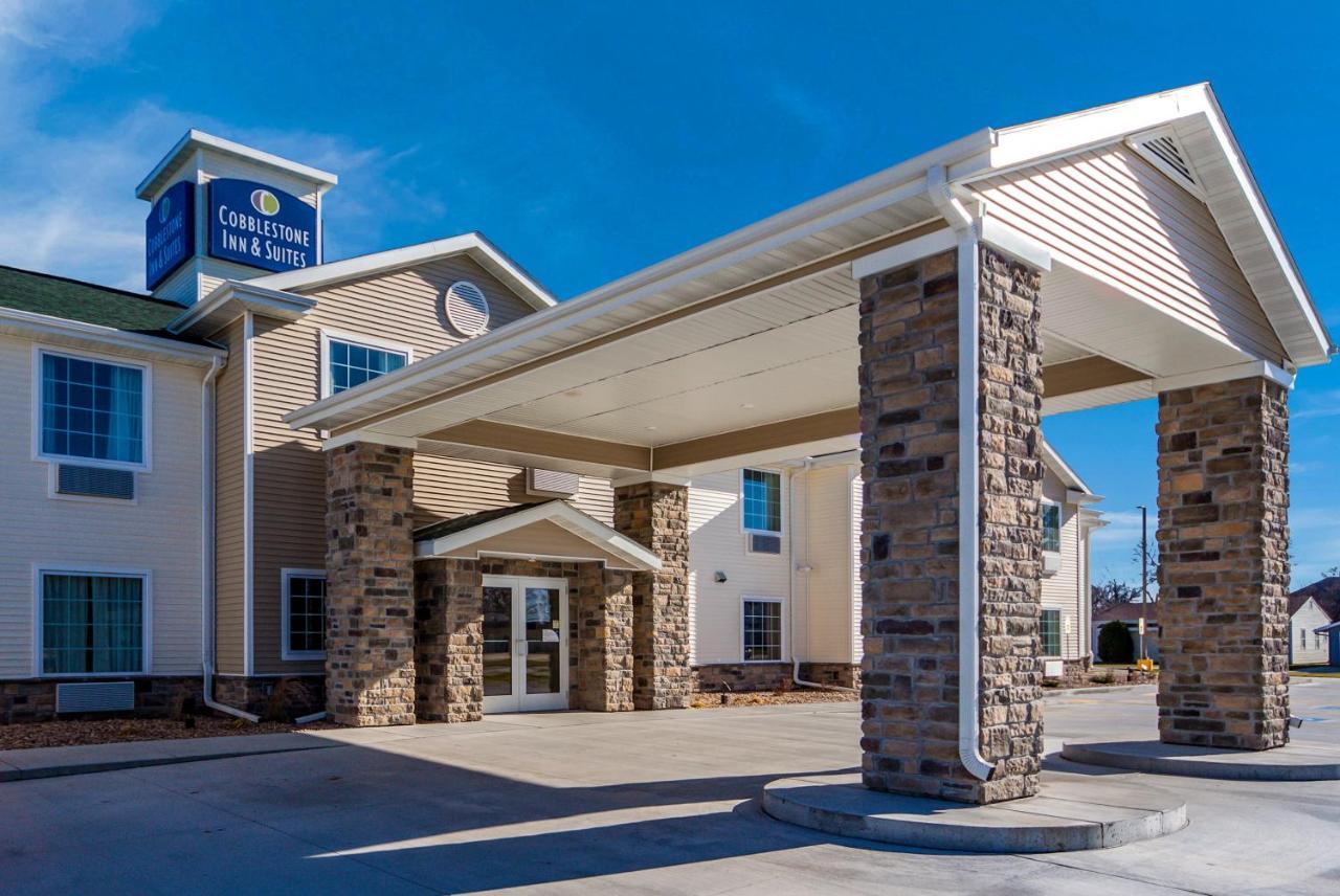 Cobblestone Inn & Suites-Fremont Exterior photo